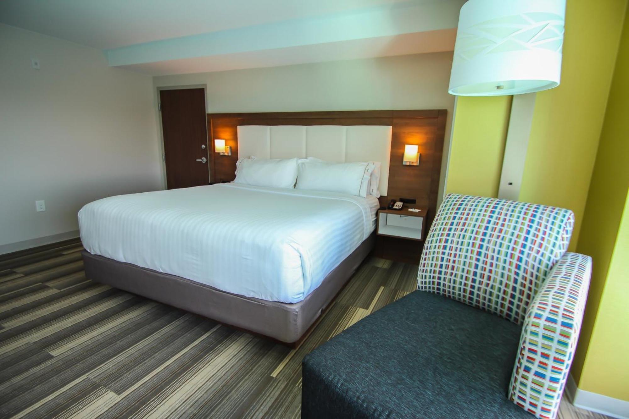 Standard King Room,1276375306:JPEG